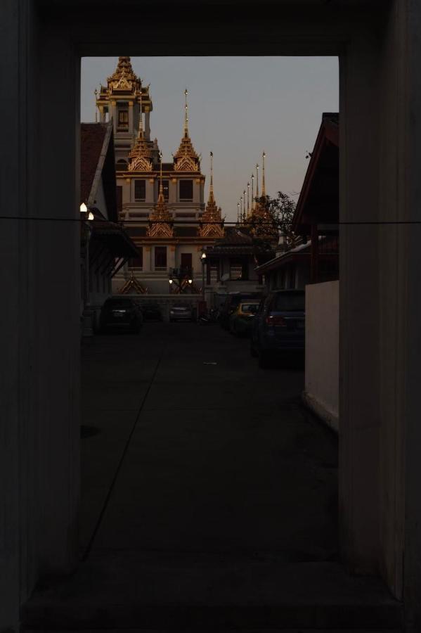 Отель Mojo Old Town Phranakorn Бангкок Экстерьер фото